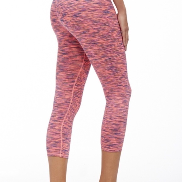 Lot of 2 Pair Fabletics Salar Capri Leggings - Picture 5 of 13